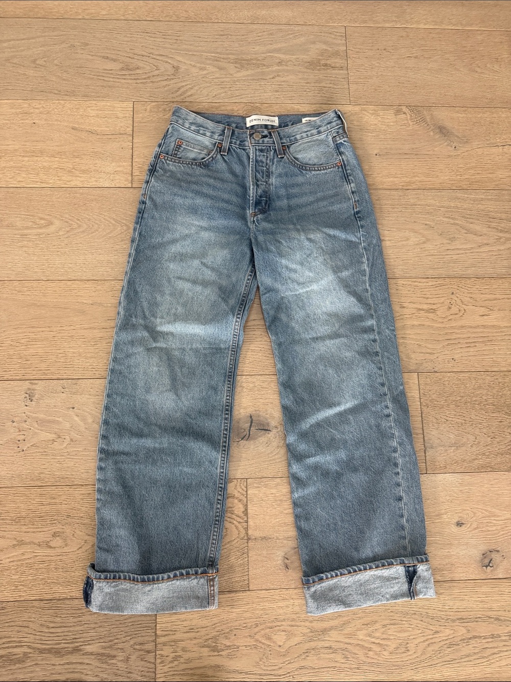 Aritzia women’s Faded Blue Straight-Leg Jeans